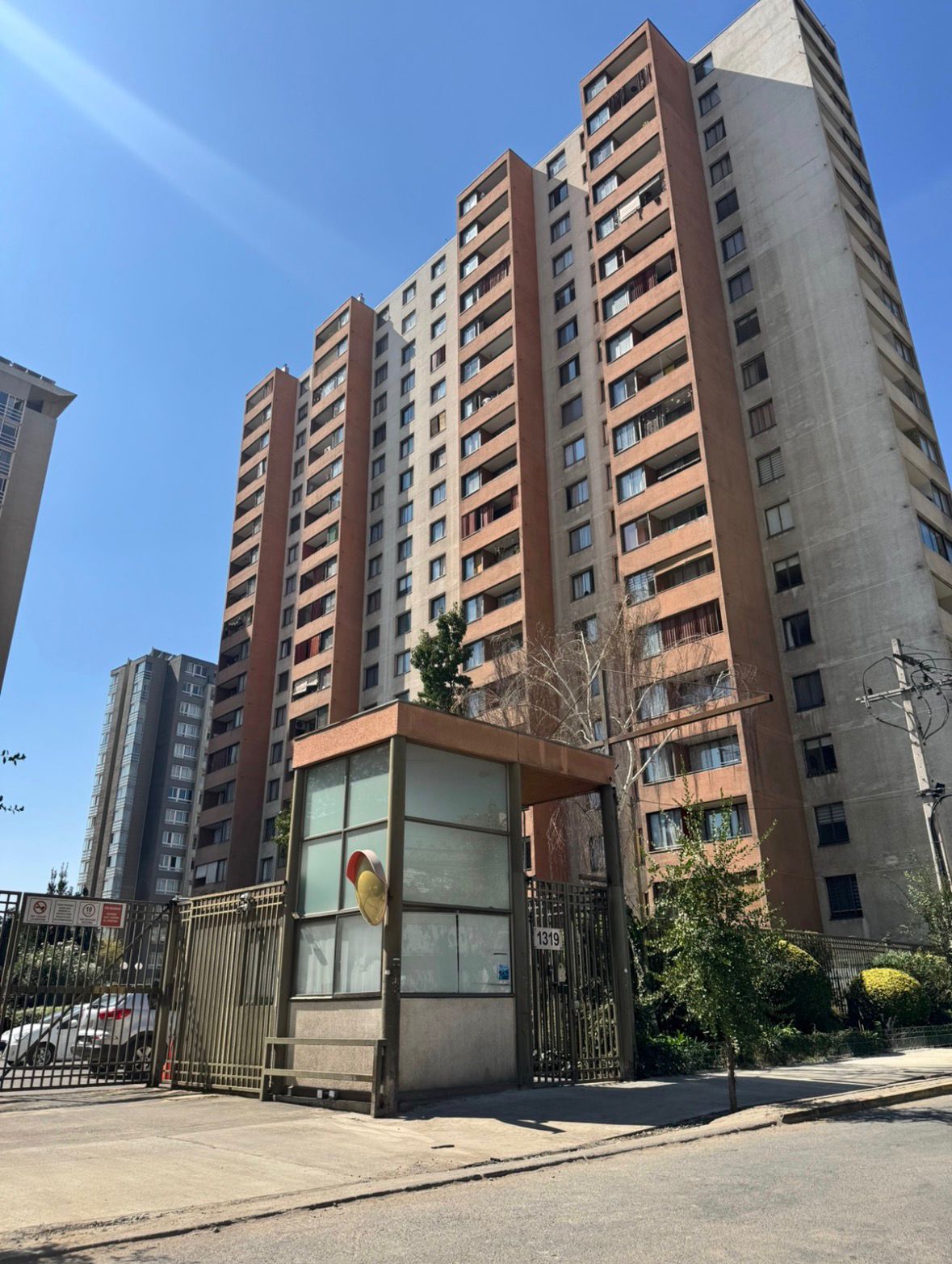 Arriendo departamento 3 dormitorios - 2 baños - Sector Metro Hospitales